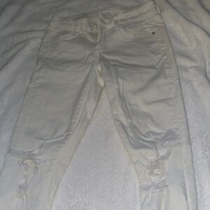 Arizona Jean Company Women's Cream Distressed Skinny Jeans